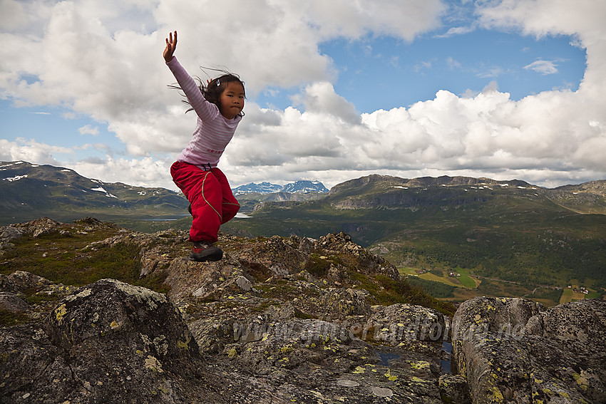 Hopp på toppen av Raudhorn.