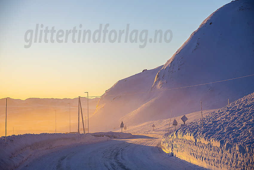 Januarmorgen ved Tyin med utsikt nedover i retning Tyinkrysset.