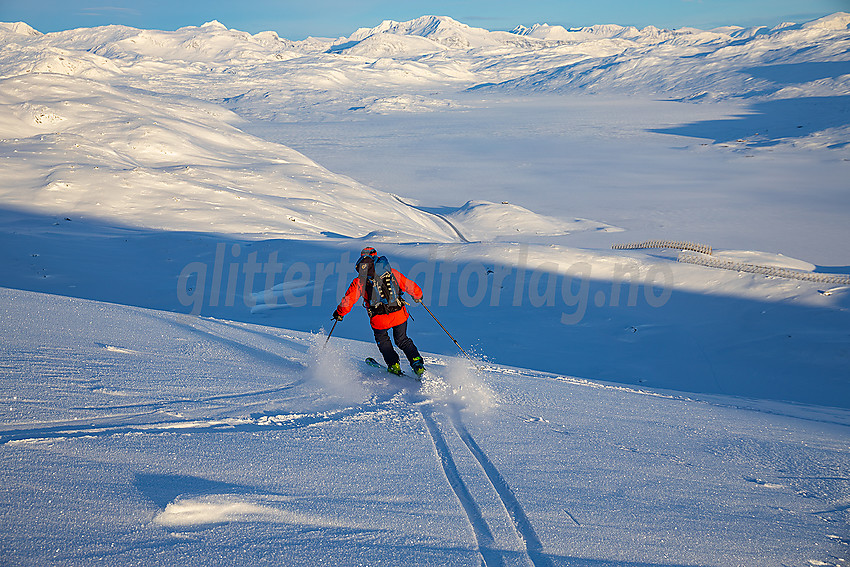 På vei ned fra Galden med Tyin og Jotunheimen som kulisse.