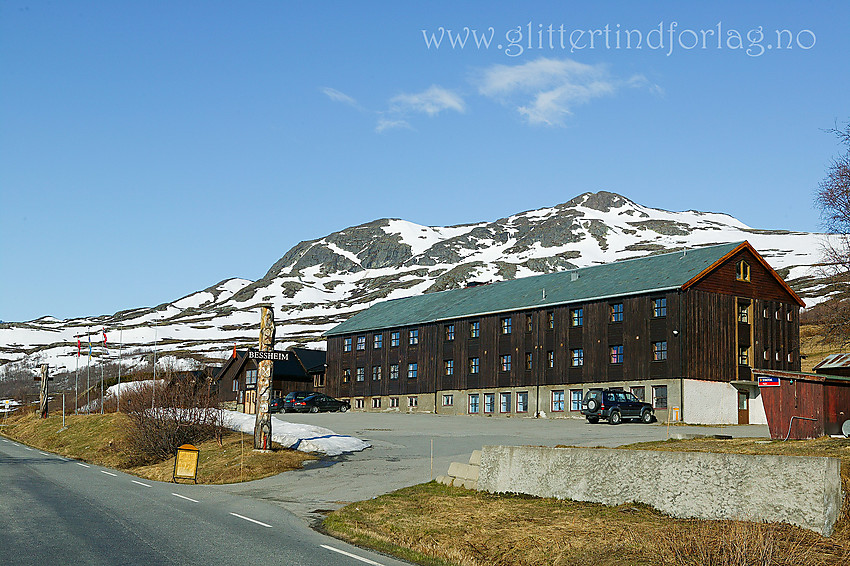 En vårmorgen ved riksvei 51 gjennom Sjodalen forbi Bessheim.