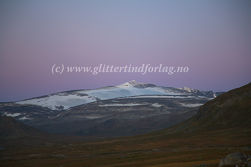 Grytidlig morgen i Veodalen mot Glittertinden.