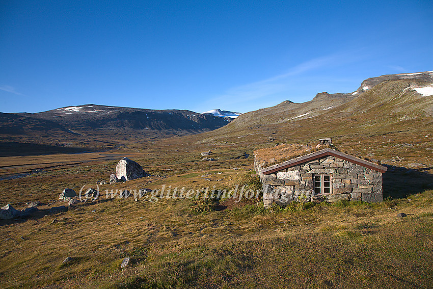 Ved Steinbue, like ved Glitterheim, i Veodalen.