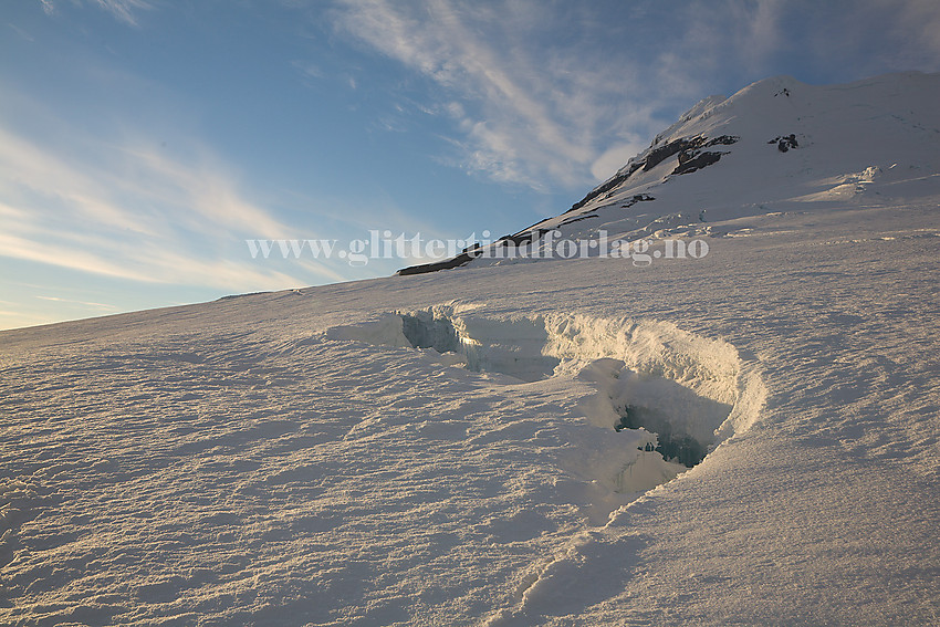 Kveldsstemning på Kerckhoffbreen med Beerenbergmassivet i bakgrunnen.