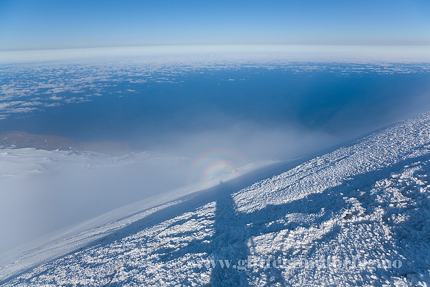 Like nord for Hakluyttopen med utsikt i retning Taggodden og Austkapp på Jan Mayen.