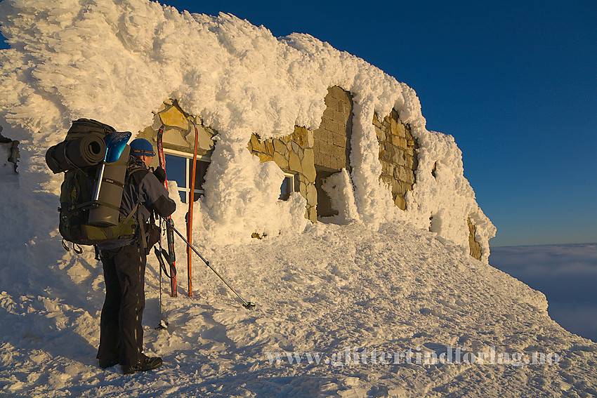 Ved Gaustatoppen Turisthytte en romjulsmorgen.