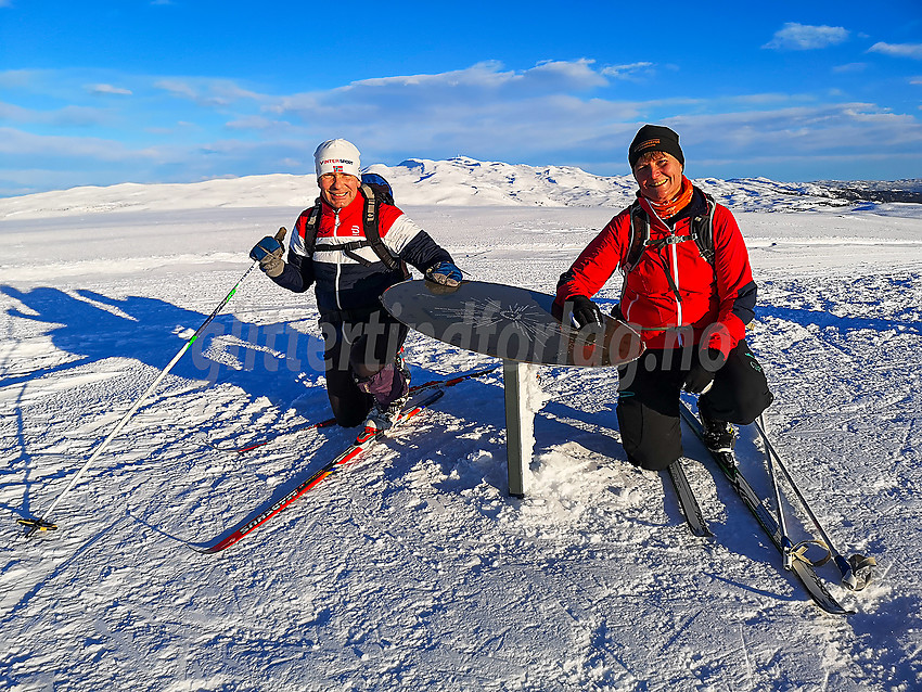 Ved sikteskiva på Jomfurslettfjellet med Spåtind i bakgrunnen.