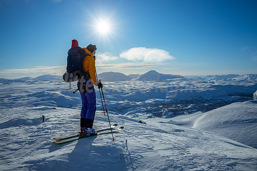 Utsikt fra Skørsnøse i retning Suletinden.