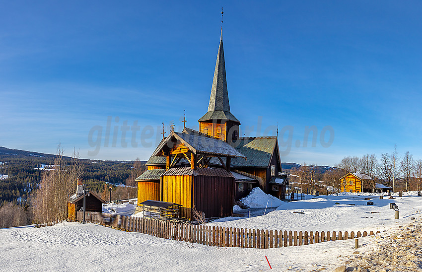 Hedalen stavkirke en flott vinterdag.