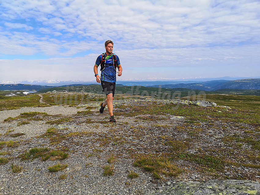 Fjell-løping til toppen av Bjødalskampen.