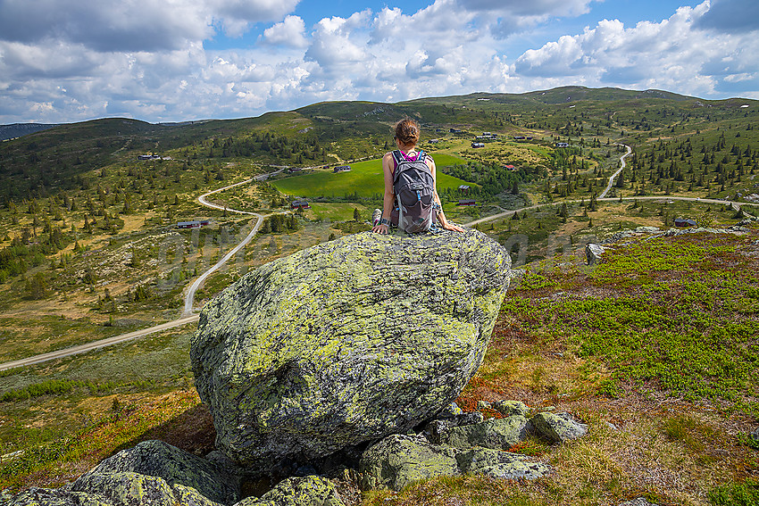 Utsikt fra Kyrkja mot Rauddalsfjellet.