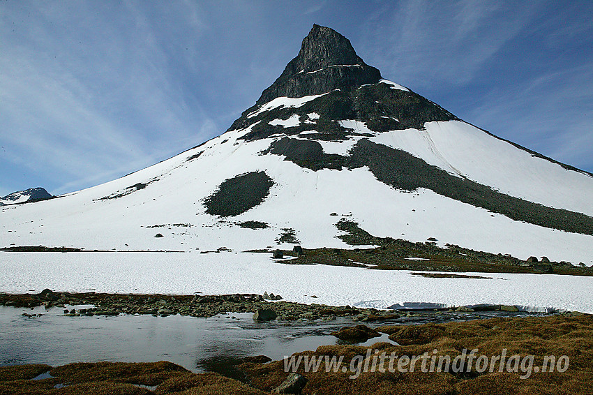 Kyrkja (2032 moh) sett fra stien i Kyrkjeglupen.