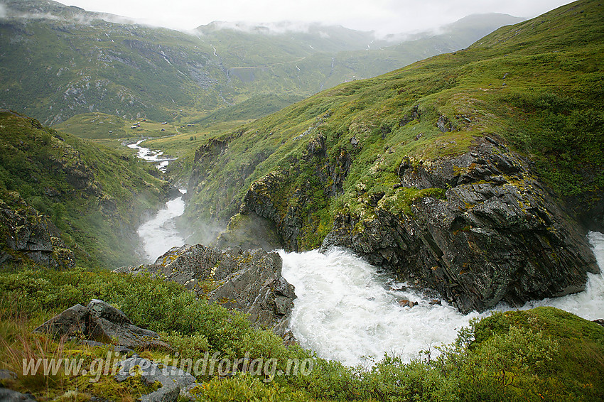 Ved utløpet av Ringsdalen med elva som tordner nedover mot Bergsdalen.