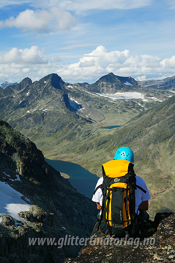 Utsikt i nordlig retning fra Vestre Torfinnstinden.