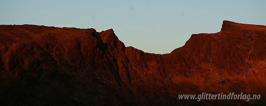 Solnedang over Eggen (2041 moh) og Høgdebrotet (2226 moh).