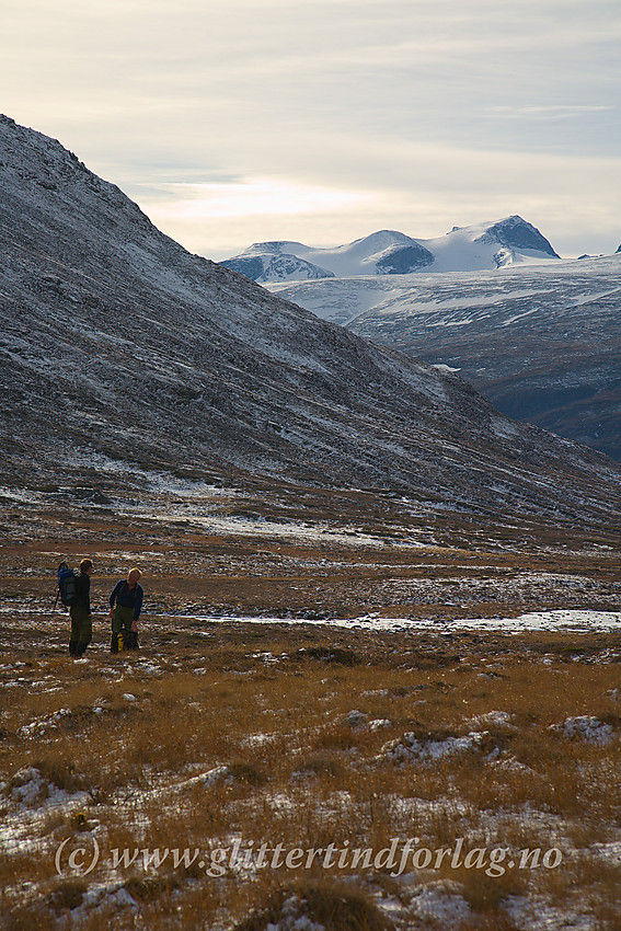 I Gokkerdalen med Galdhøpiggen i bakgrunnen.