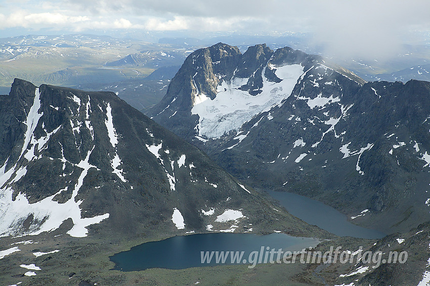 Utsikt fra Austre Leirungstinden mot Svartdalsbandet, Leirungskampen (2079 moh) og Torfinnstindane (2120 moh).