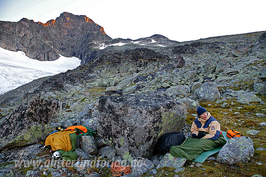 Hustrig morgen etter en overnatting under åpen himmel øverst i Leirungsdalen på over 1700 moh.