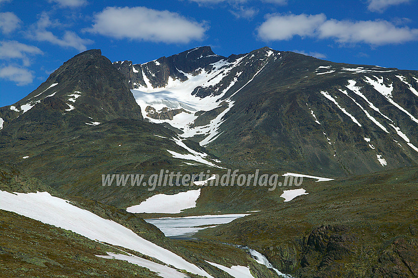 Surtningssumassivet sett fra stien mot Surtningssue over Raudhamran.