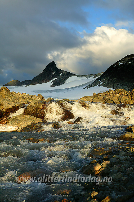 Like nedenfor Leibrean med Skeie (2118 moh) sentralt i bakgrunnen.