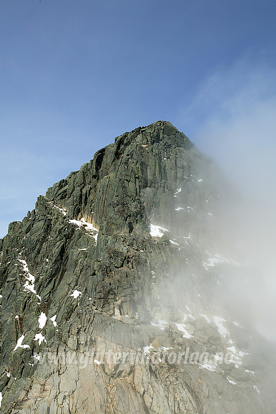 Fra Mohns skar mot Vetle Skagastølstinden (2340 moh).