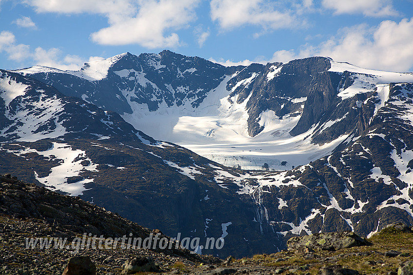 Nørdre Tjønnholet og Tjønnholstinden (2330 moh) sett fra nord.