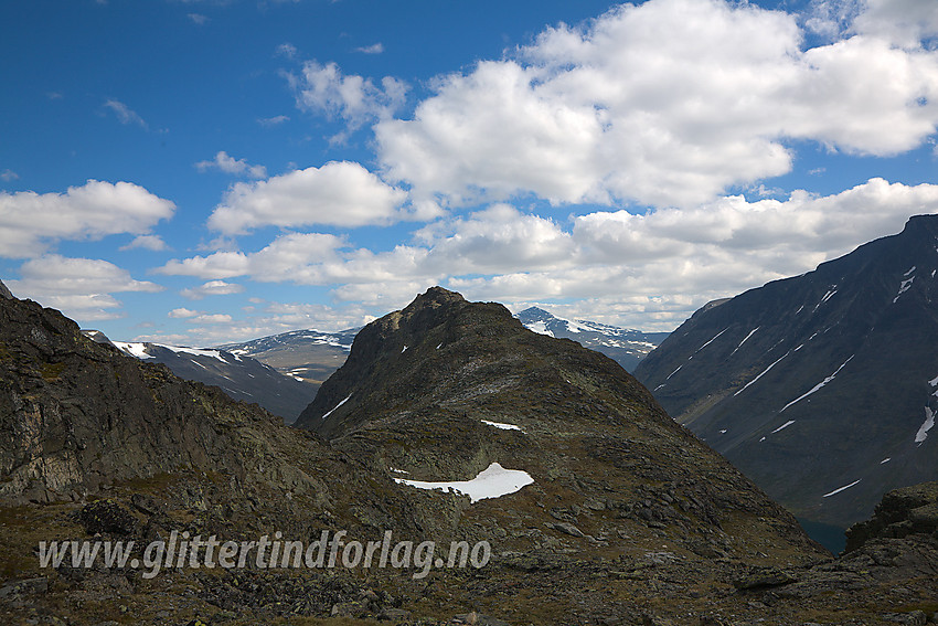 Gloptinden (1678 moh) sett fra sørvest.