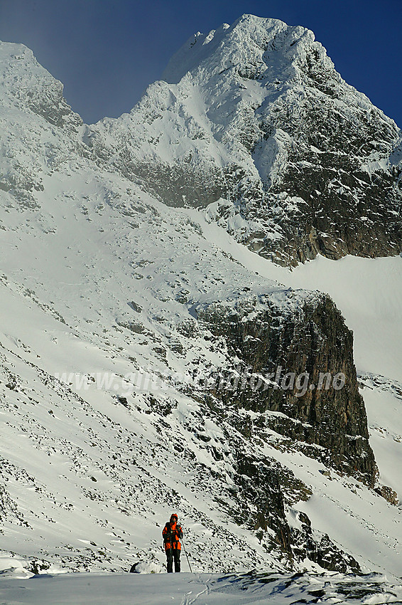 Store Austanbotntinden (2204 moh) fra sørvest. 