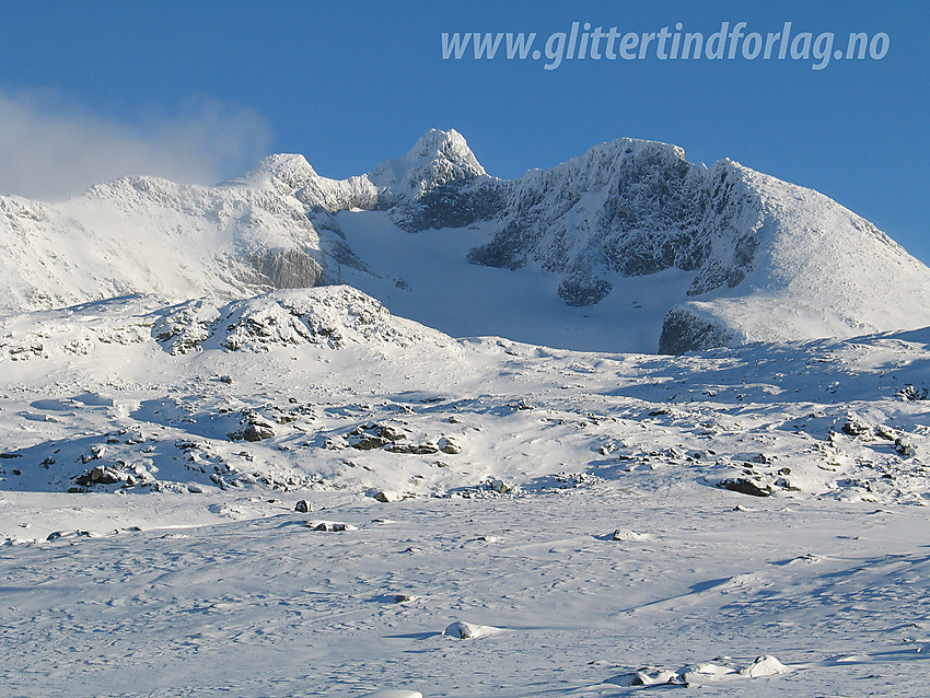 Austanbotntindane (2204 moh) sett fra sørvest.