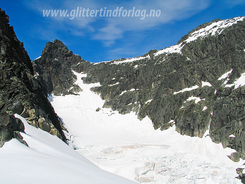 Fra Jernskardtinden mot Mardalsbreen, Sentraltind (2348 moh) og Styggedalsryggen.