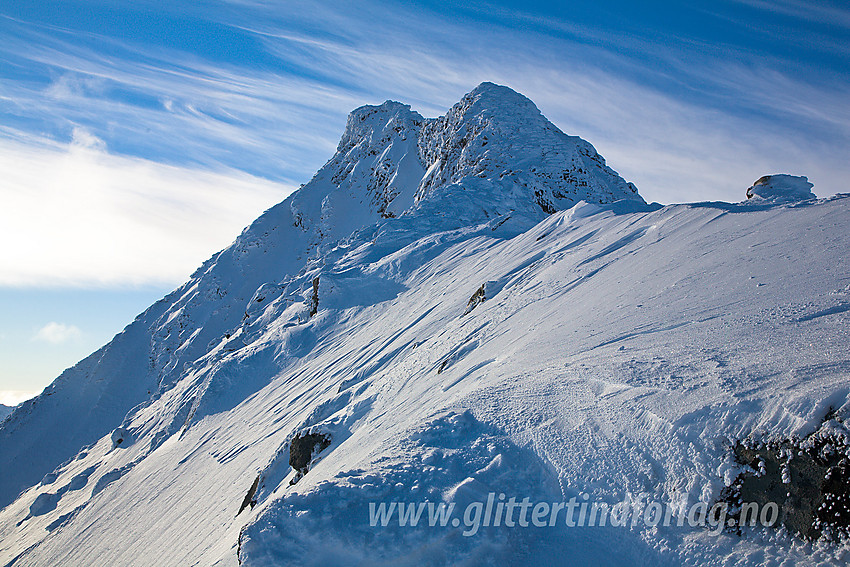 Nordvestryggen på Mjølkedalstinden (2137 moh).